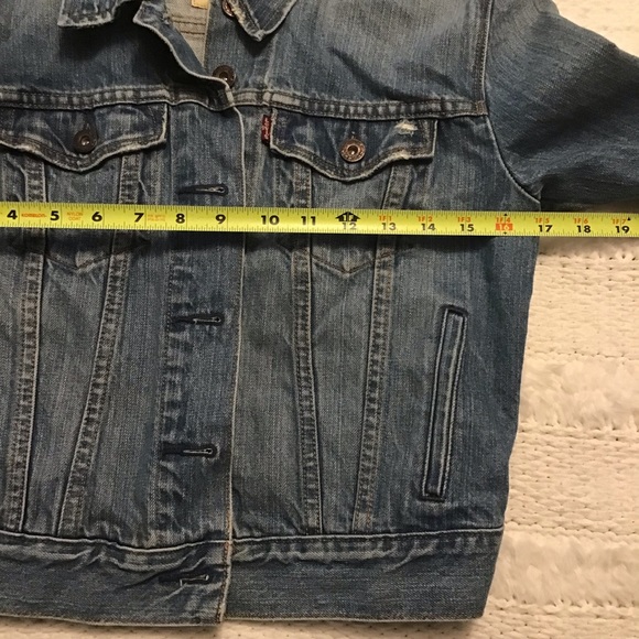 Levi’s Women's Denim Jean Jacket.  Size XS - Picture 9 of 10
